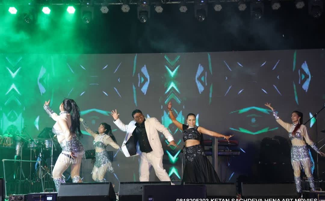 The Vibe live stage performance 3