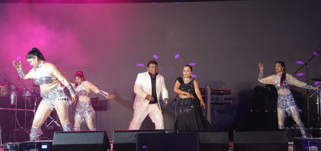 The Vibe live stage performance 2