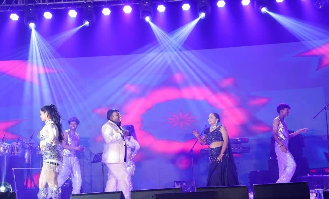 The Vibe live stage performance 1